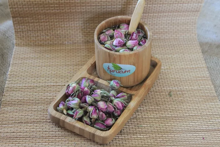 dried rose buds-2
